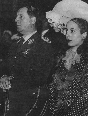 Peron_y_Eva__casamiento_civil__1945.jpg
