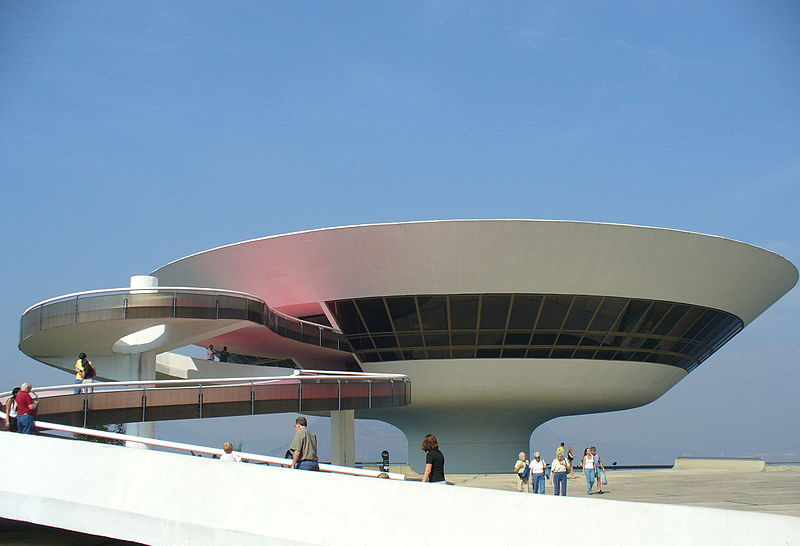 800px-MAC_-_Niterói_(700254582).jpg