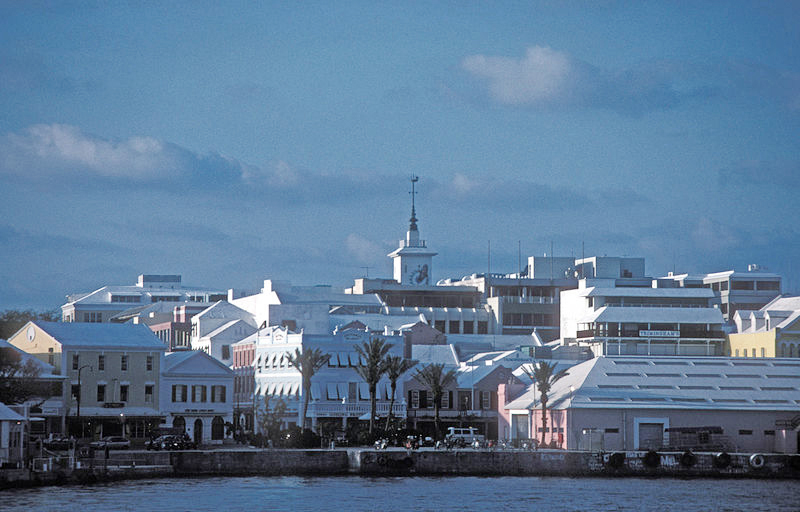 800px-FRONT_STREET_IN_HAMILTON,_BERMUDA.jpg