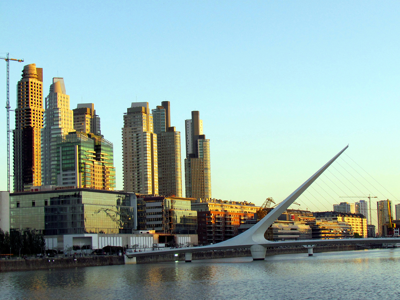 Puerto_Madero_-_Buenos_Aires_Argentina.jpg