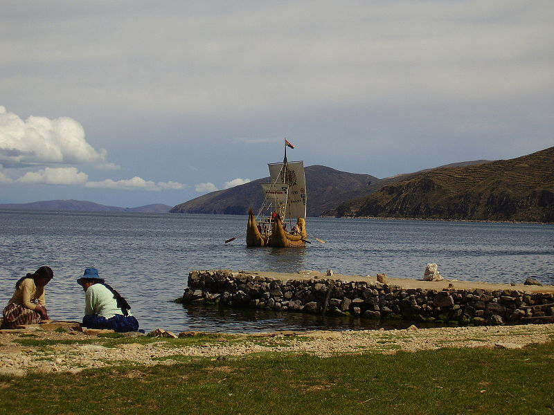 800px-Balsa_Totora_Titicaca.jpg