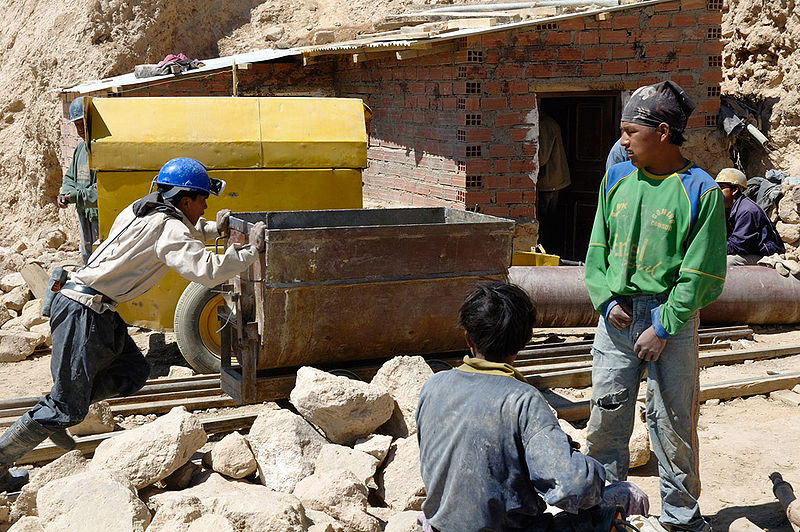 800px-Miners_at_Work_Potosi_(pixinn.net).jpg